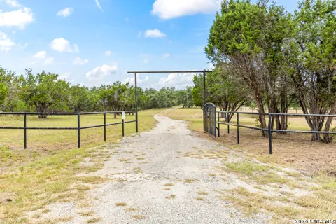 796 STALLION ESTATES DR