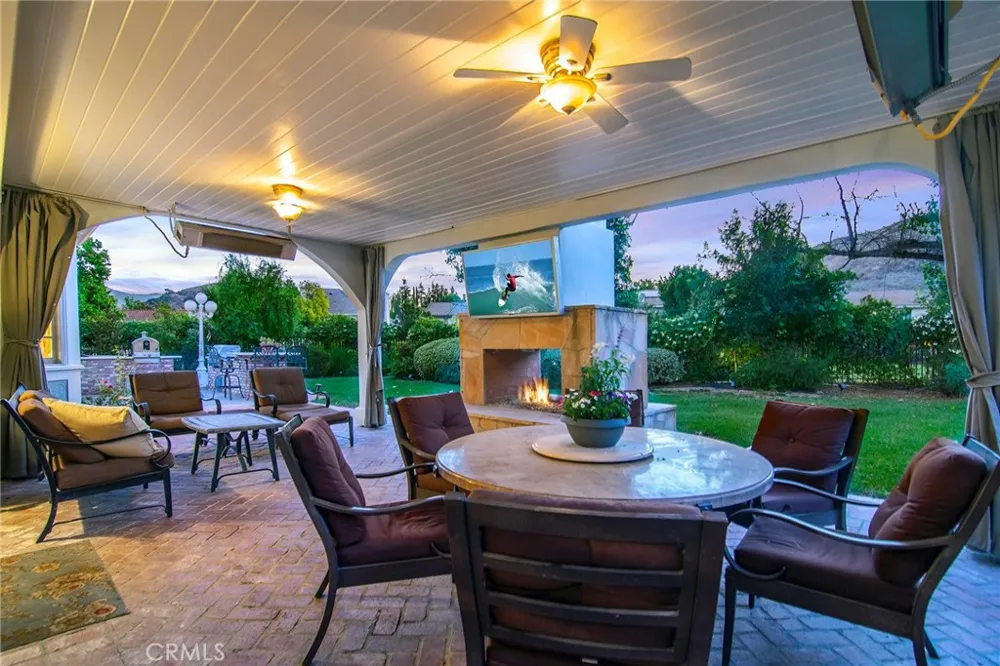 29450 Cambridge Court Agoura Hills, CA 91301