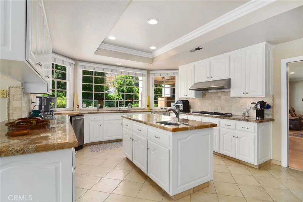 29450 Cambridge Court Agoura Hills, CA 91301