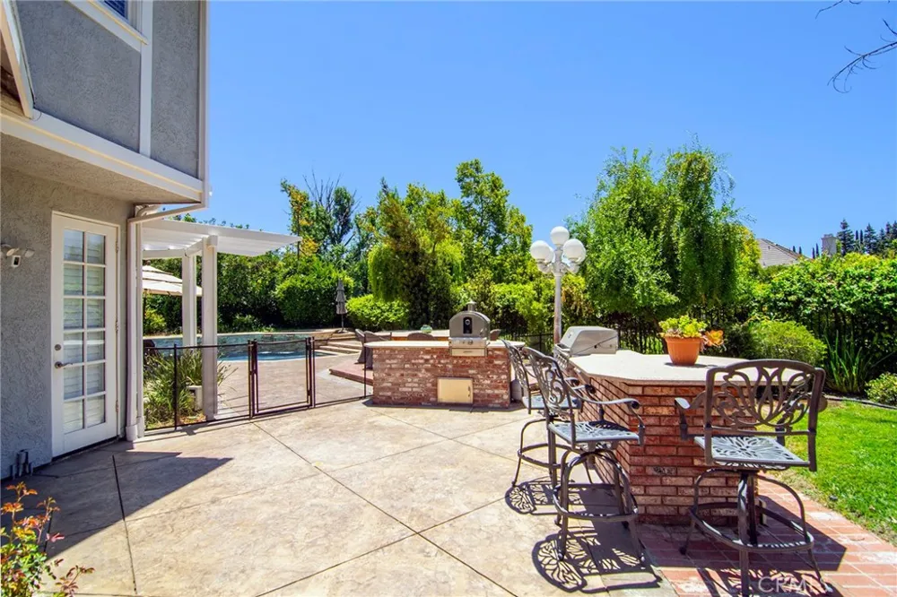 29450 Cambridge Court Agoura Hills, CA 91301