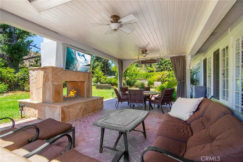 29450 Cambridge Court Agoura Hills, CA 91301