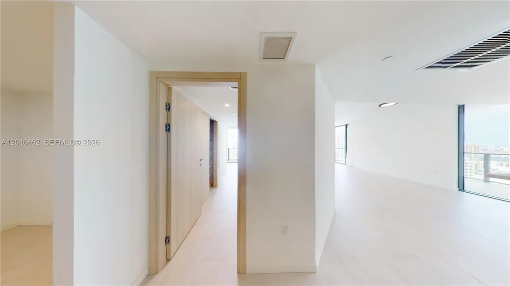 1000 Brickell Plaza #3915 Miami, FL 33131