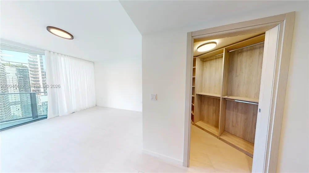 1000 Brickell Plaza #3915 Miami, FL 33131
