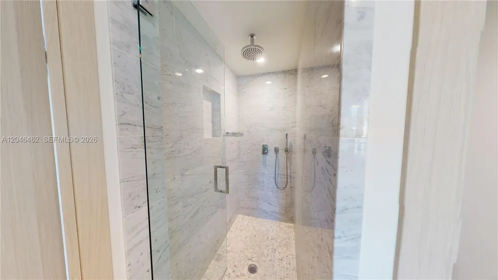 1000 Brickell Plaza #3915 Miami, FL 33131