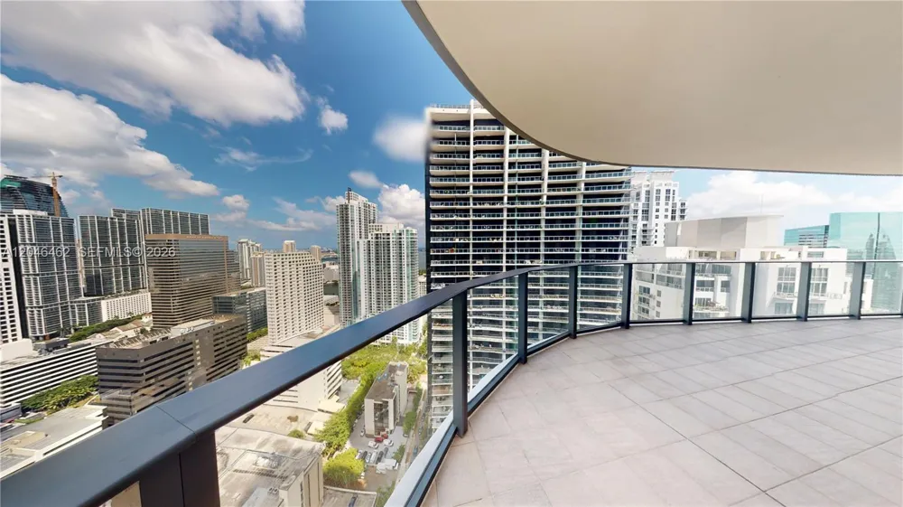 1000 Brickell Plaza #3915 Miami, FL 33131