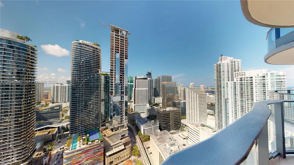 1000 Brickell Plaza #3915 Miami, FL 33131