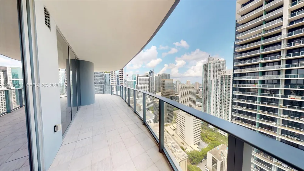 1000 Brickell Plaza #3915 Miami, FL 33131