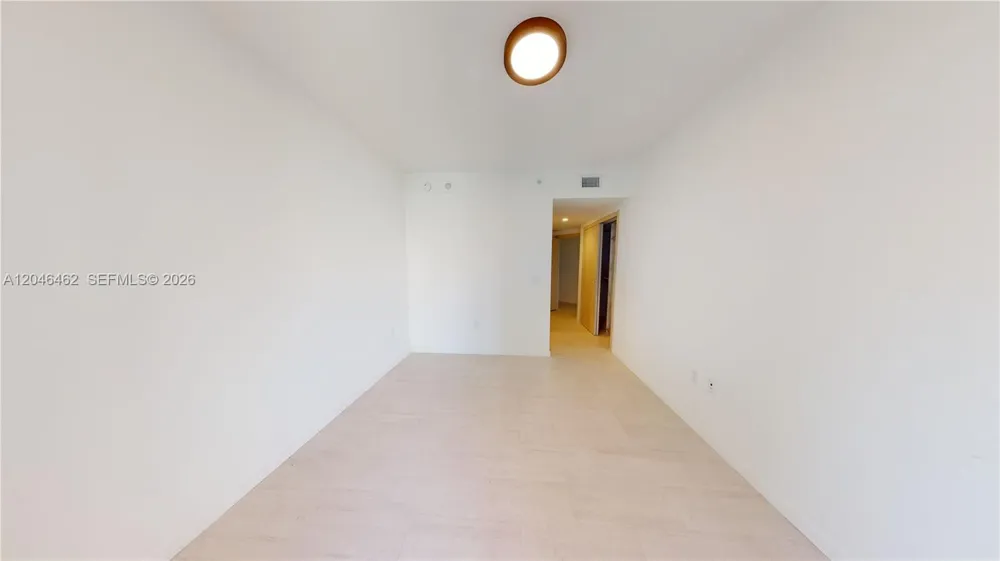 1000 Brickell Plaza #3915 Miami, FL 33131