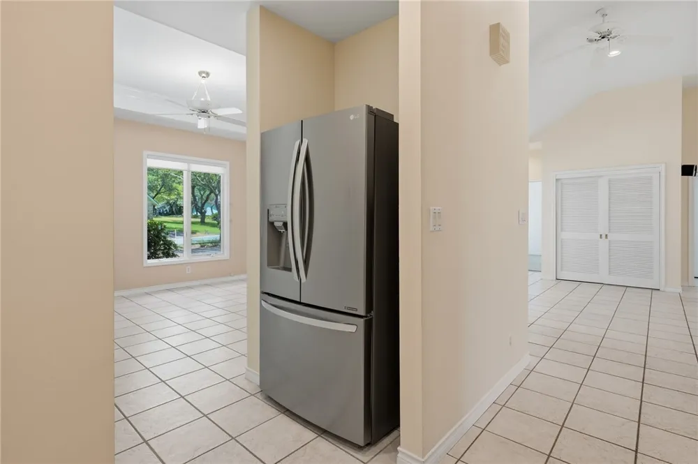 2513 Turkey Neck Cir Rockport, TX 78382