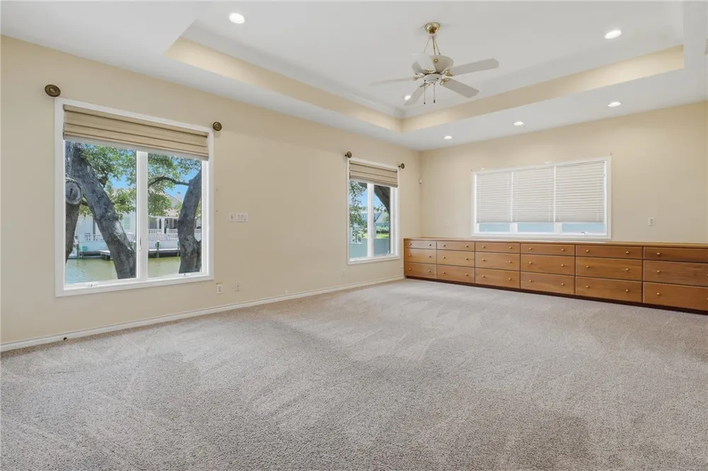 2513 Turkey Neck Cir Rockport, TX 78382