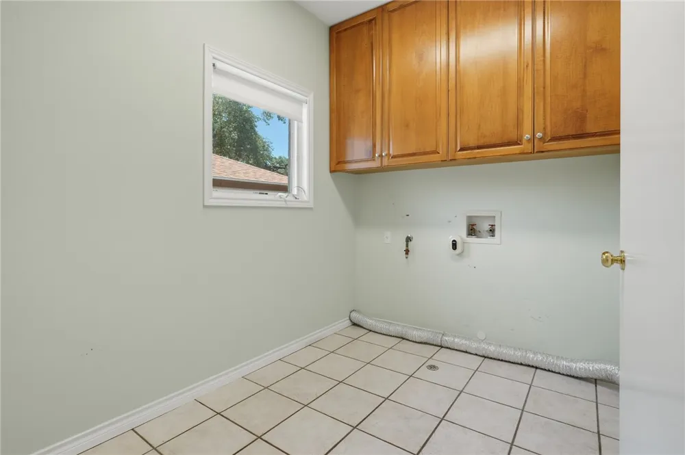 2513 Turkey Neck Cir Rockport, TX 78382