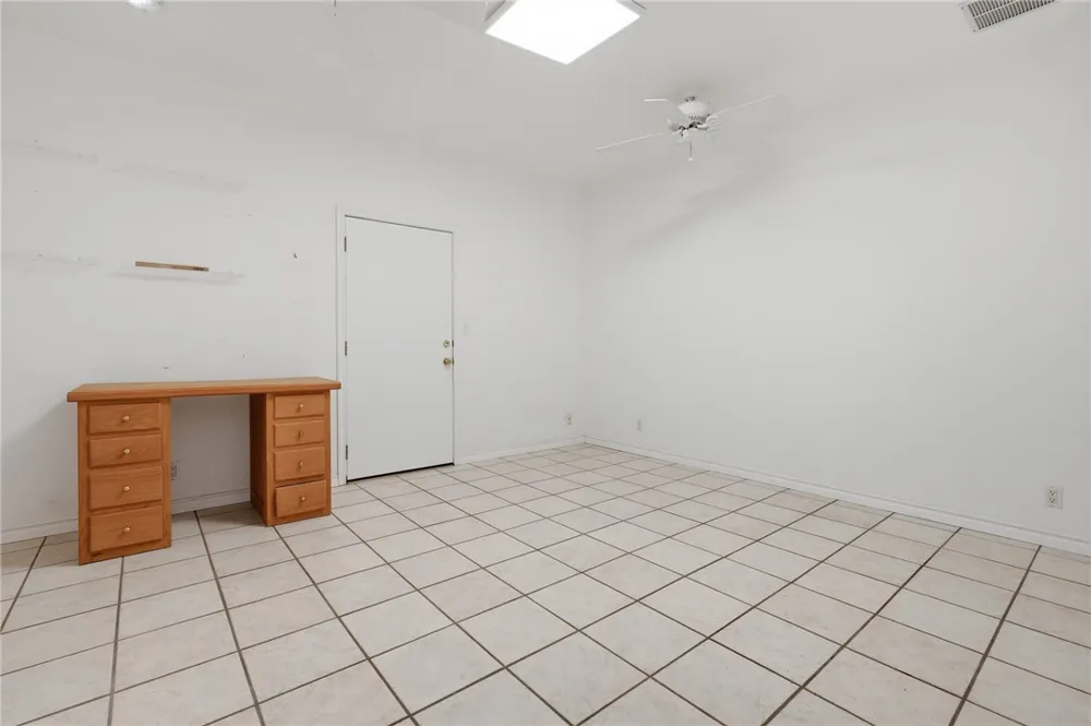 2513 Turkey Neck Cir Rockport, TX 78382