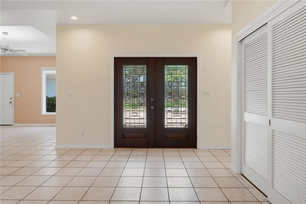 2513 Turkey Neck Cir Rockport, TX 78382