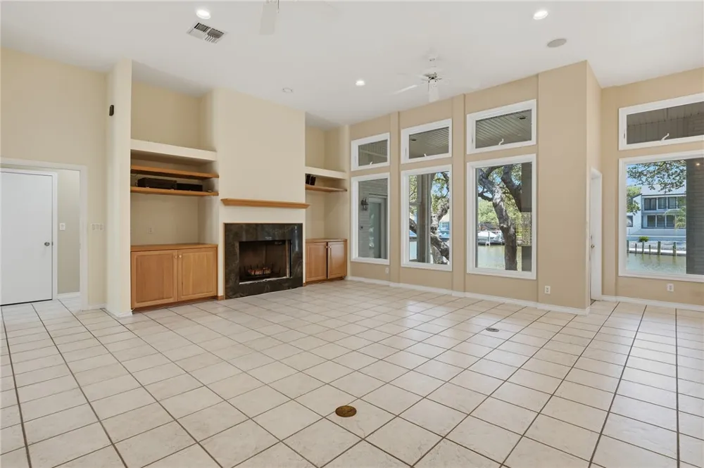 2513 Turkey Neck Cir Rockport, TX 78382