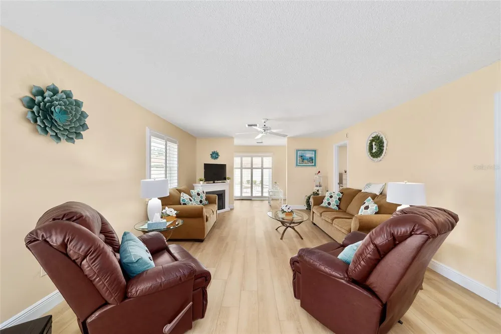 911 MEDIRA DRIVE Lady Lake, FL 32159