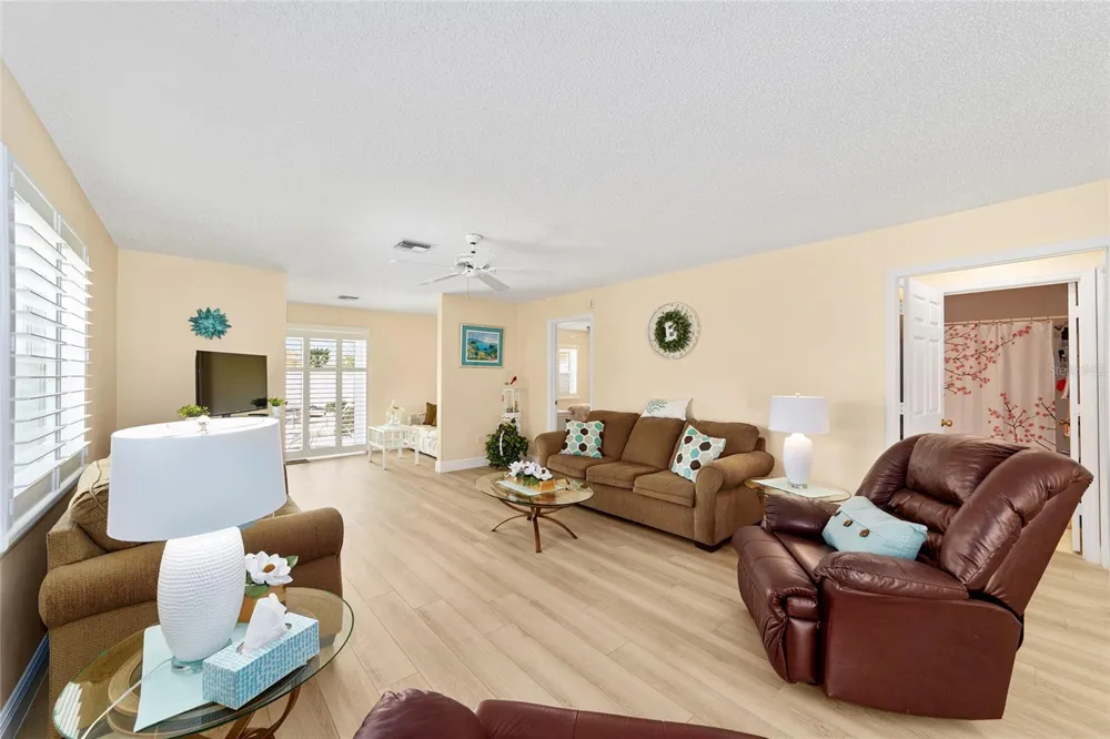 911 MEDIRA DRIVE Lady Lake, FL 32159