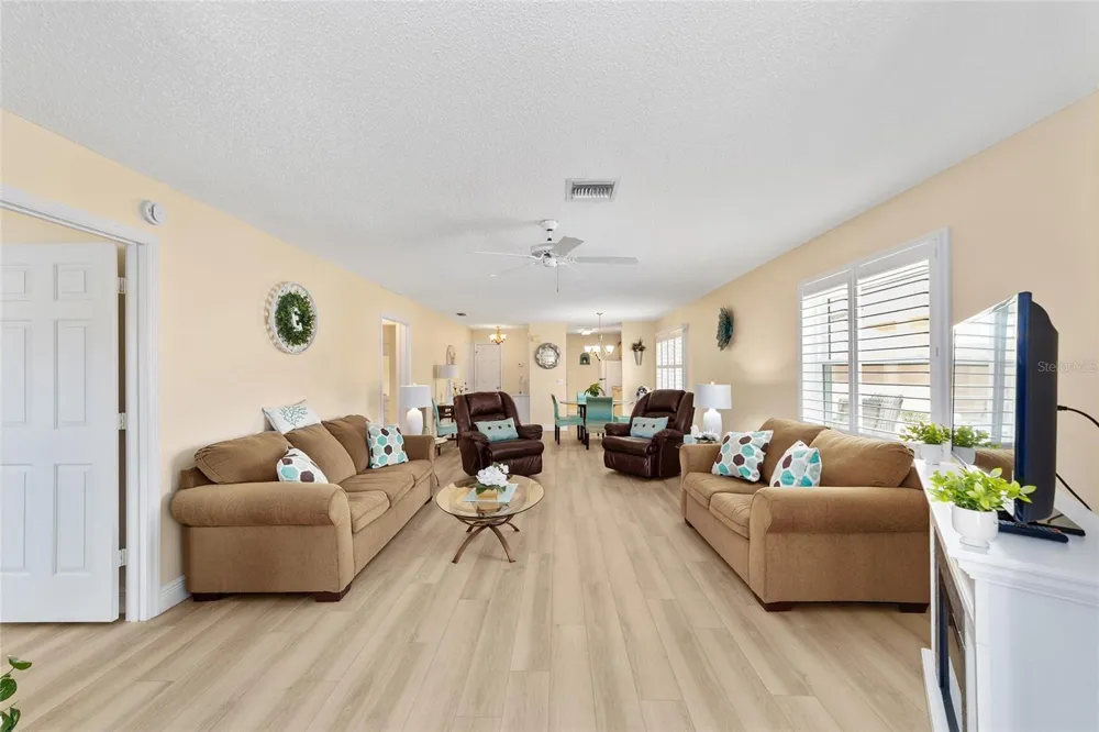 911 MEDIRA DRIVE Lady Lake, FL 32159