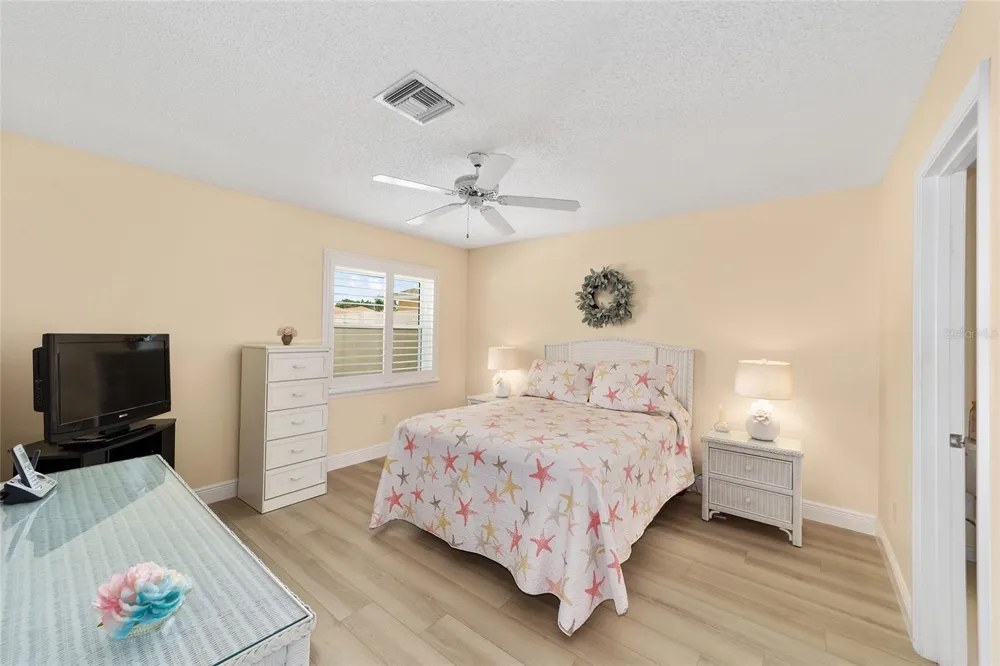 911 MEDIRA DRIVE Lady Lake, FL 32159