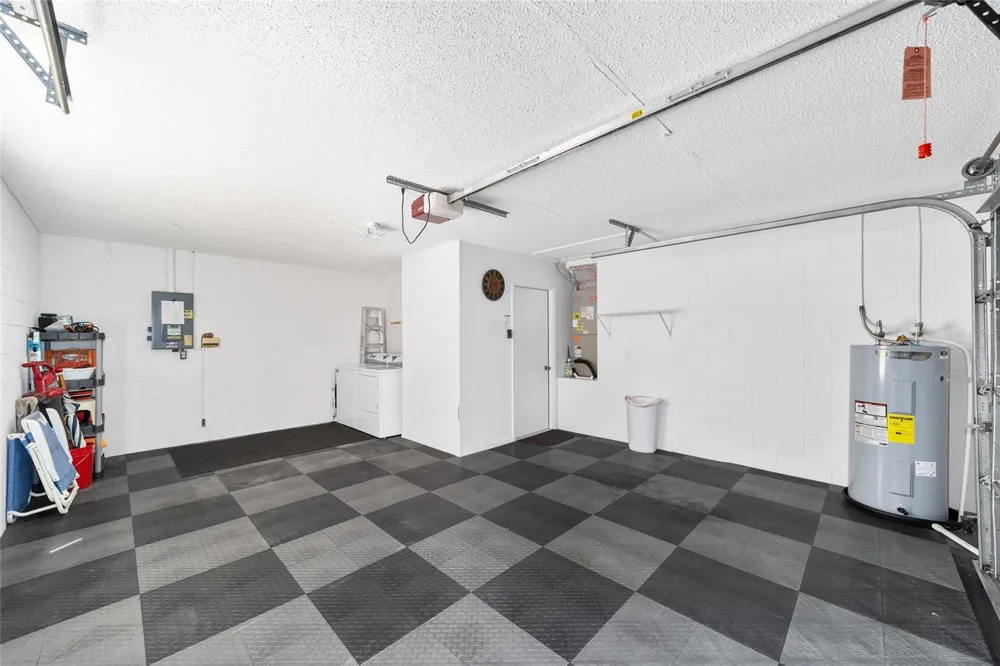 911 MEDIRA DRIVE Lady Lake, FL 32159