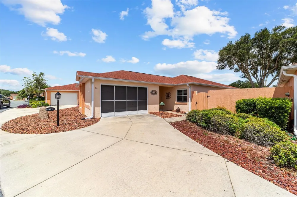911 MEDIRA DRIVE Lady Lake, FL 32159