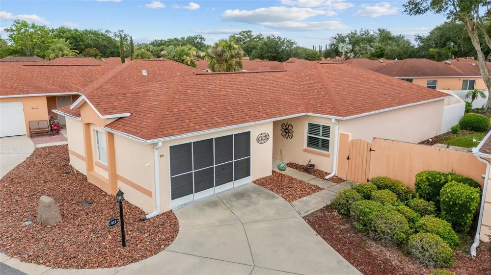 911 MEDIRA DRIVE Lady Lake, FL 32159