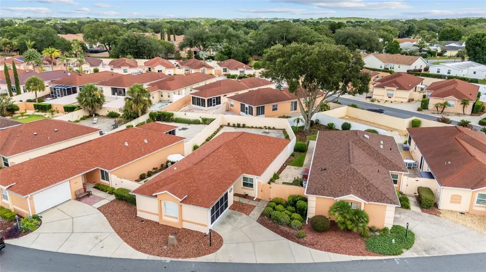911 MEDIRA DRIVE Lady Lake, FL 32159