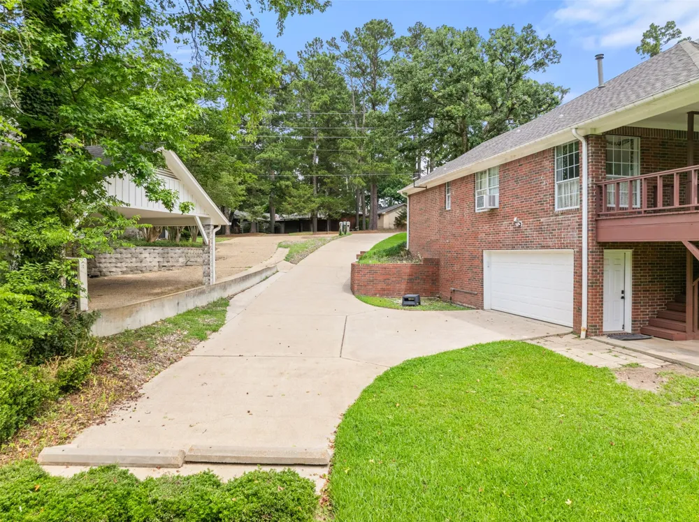 212 E Hideaway Lane Hideaway, TX 75771