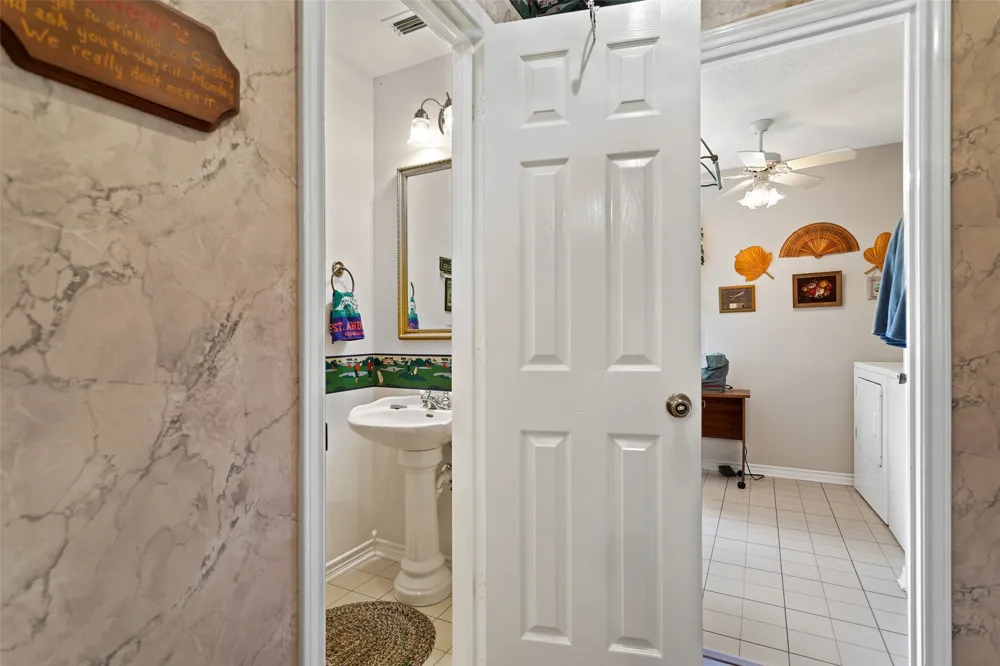 212 E Hideaway Lane Hideaway, TX 75771