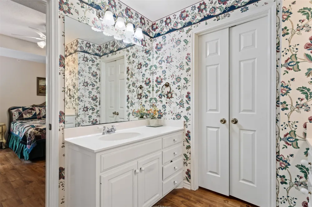 212 E Hideaway Lane Hideaway, TX 75771