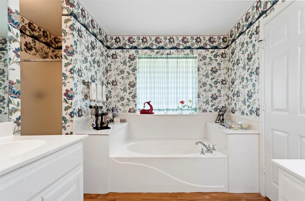 212 E Hideaway Lane Hideaway, TX 75771