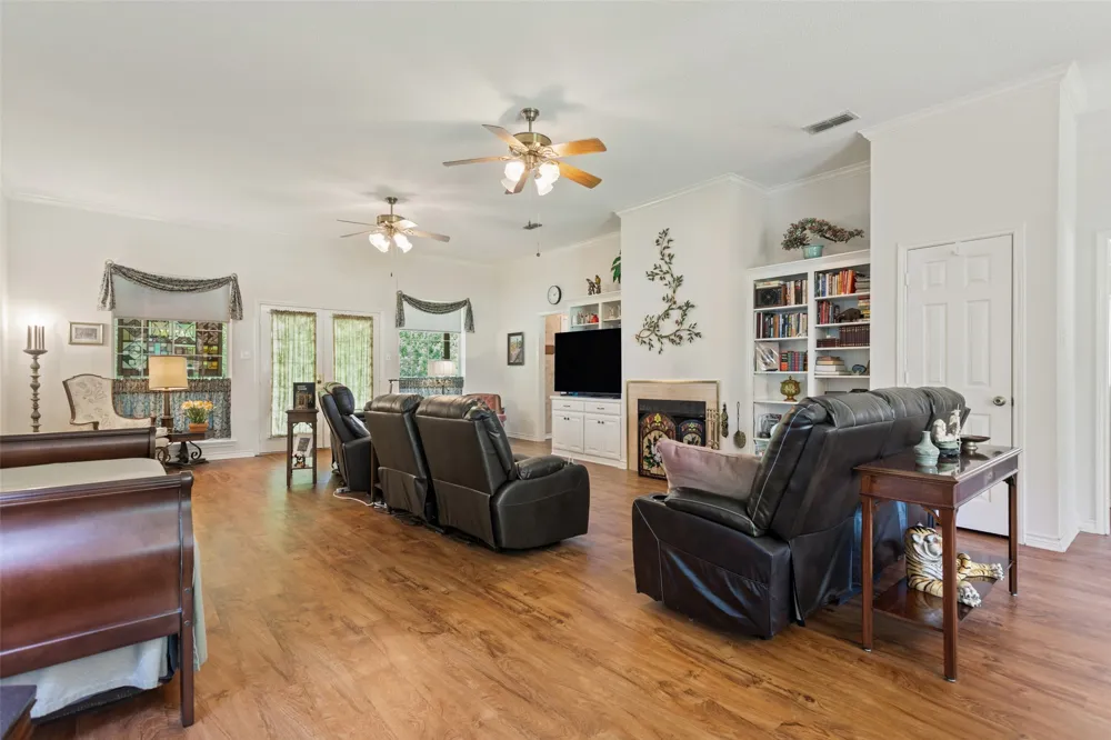 212 E Hideaway Lane Hideaway, TX 75771