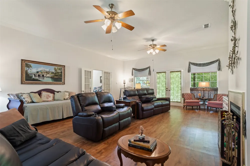 212 E Hideaway Lane Hideaway, TX 75771