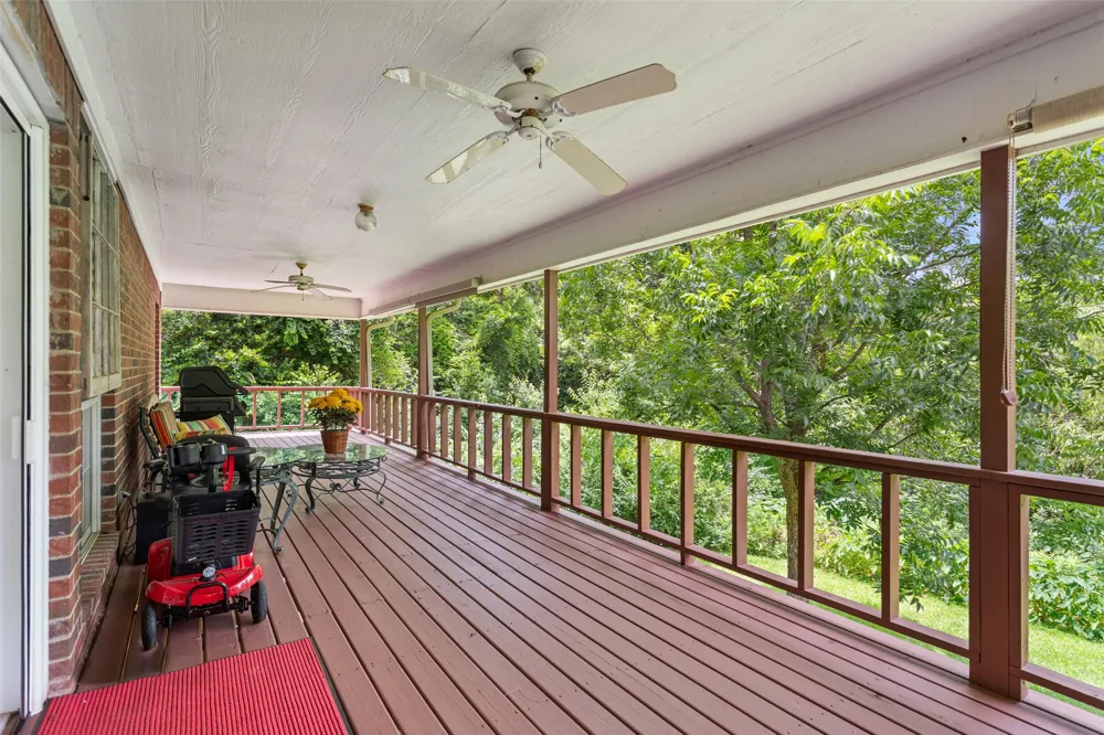 212 E Hideaway Lane Hideaway, TX 75771
