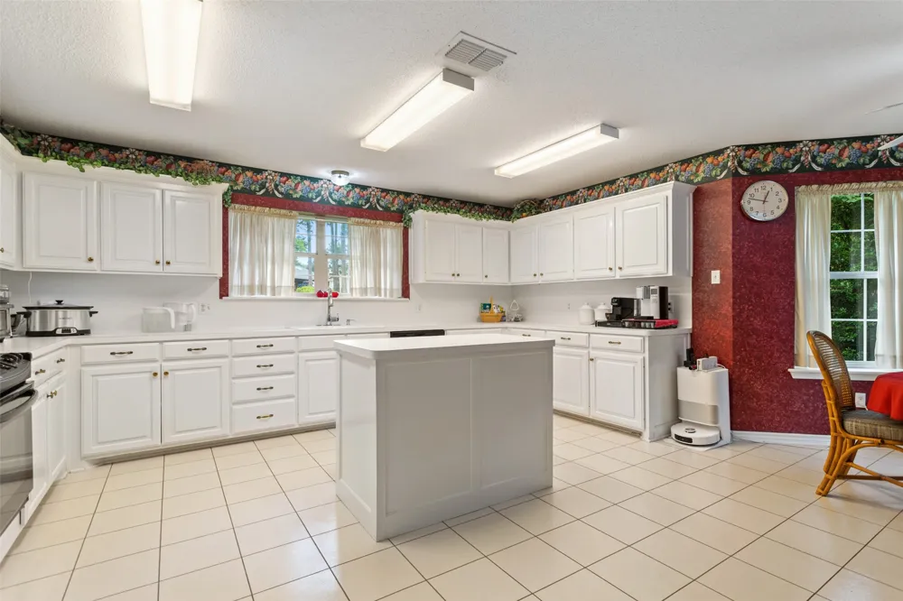 212 E Hideaway Lane Hideaway, TX 75771