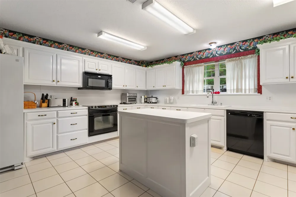 212 E Hideaway Lane Hideaway, TX 75771