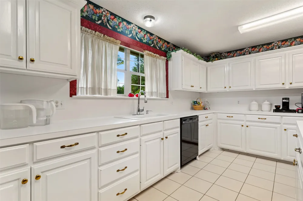 212 E Hideaway Lane Hideaway, TX 75771