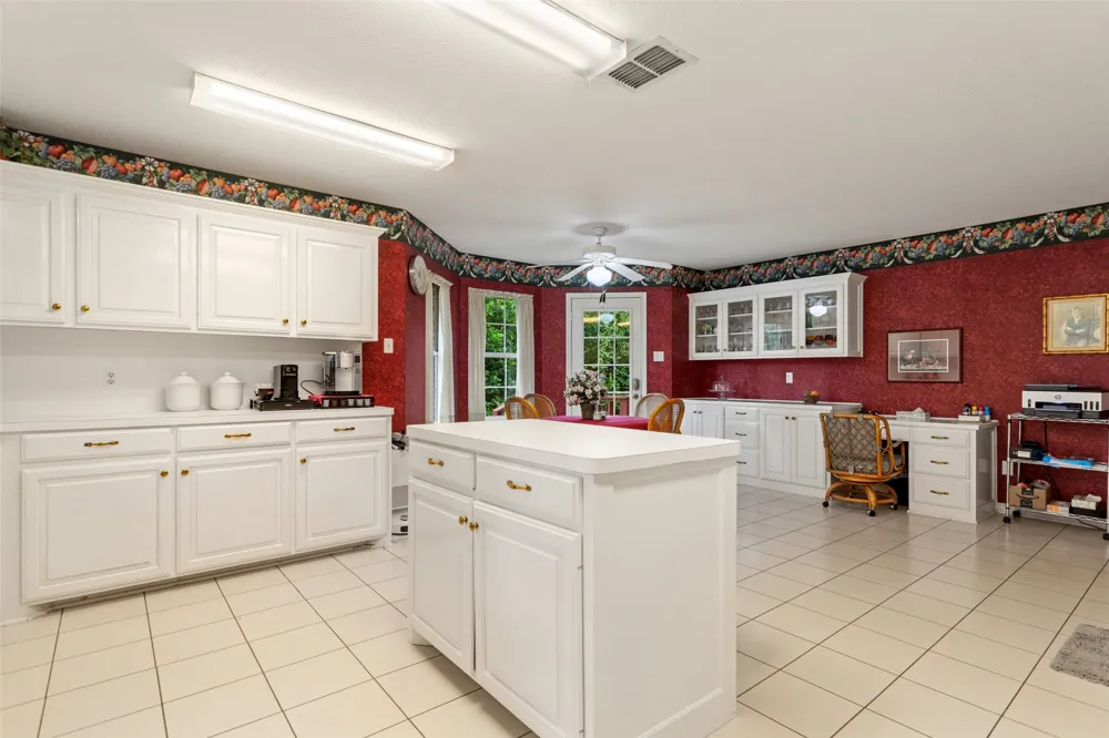 212 E Hideaway Lane Hideaway, TX 75771