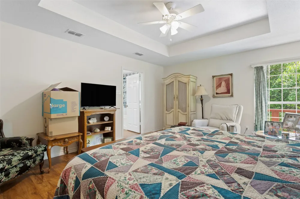 212 E Hideaway Lane Hideaway, TX 75771