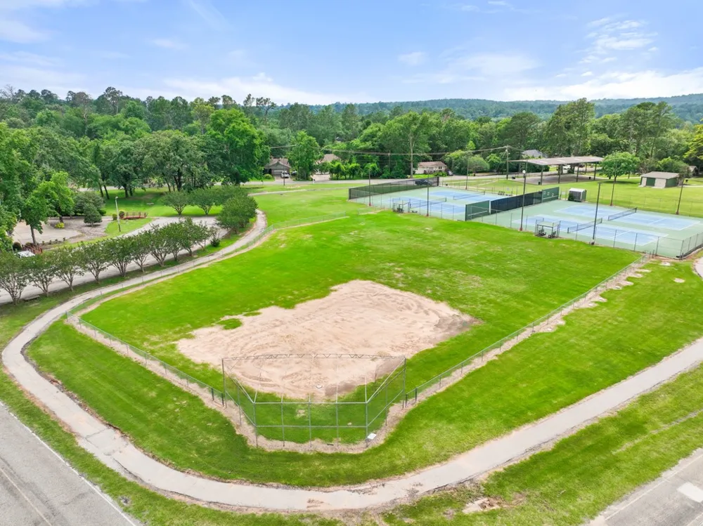 212 E Hideaway Lane Hideaway, TX 75771