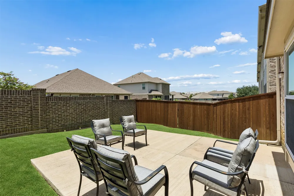 2700 Club Ridge Drive #22 Lewisville, TX 75067