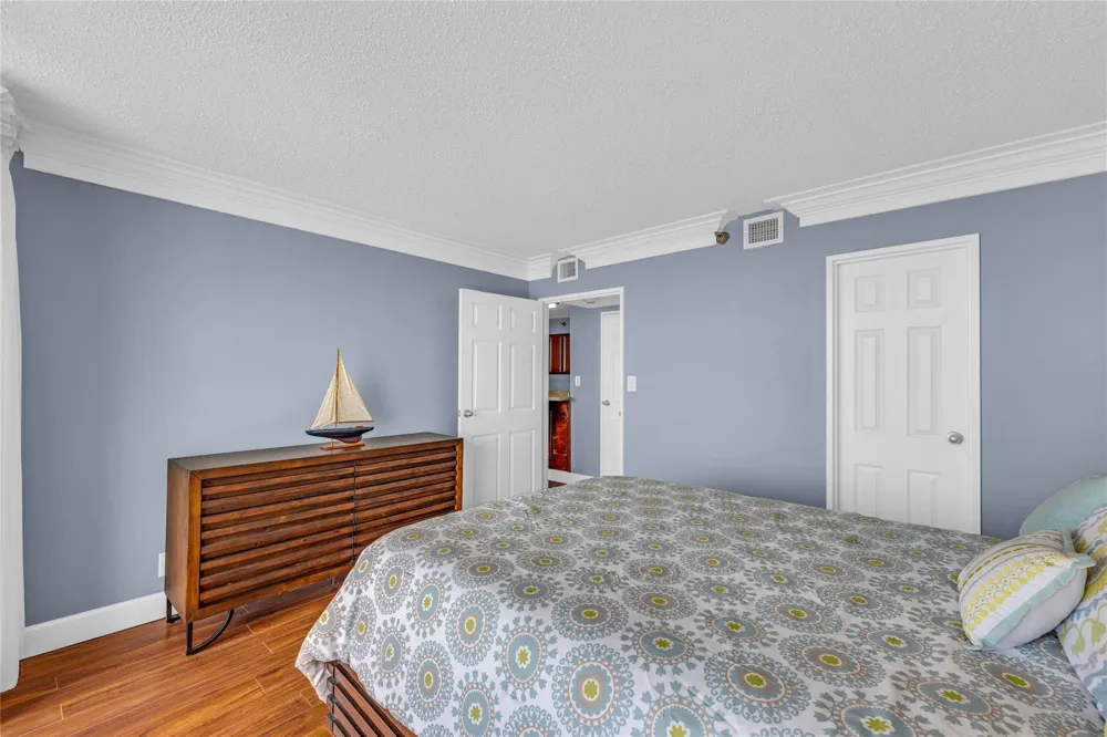 5220 Seawall Boulevard #635 Galveston, TX 77551