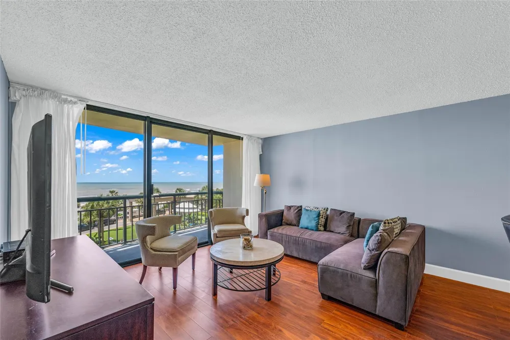 5220 Seawall Boulevard #635 Galveston, TX 77551