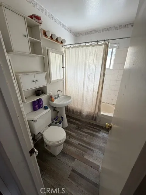 2909 Valley Manhattan Beach, CA 90266