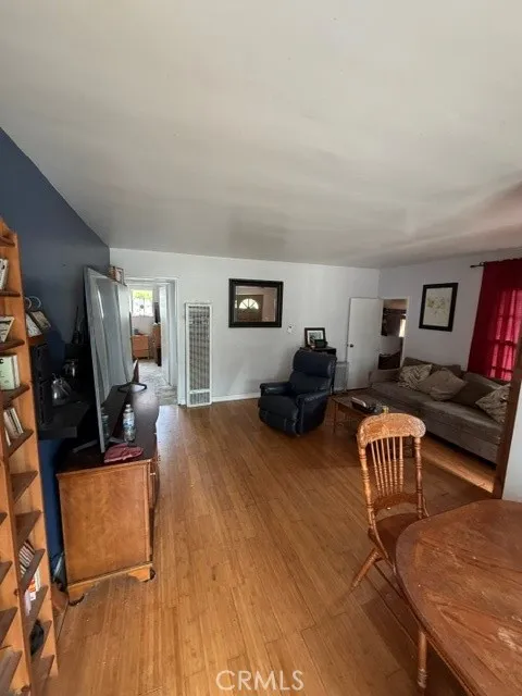 2909 Valley Manhattan Beach, CA 90266