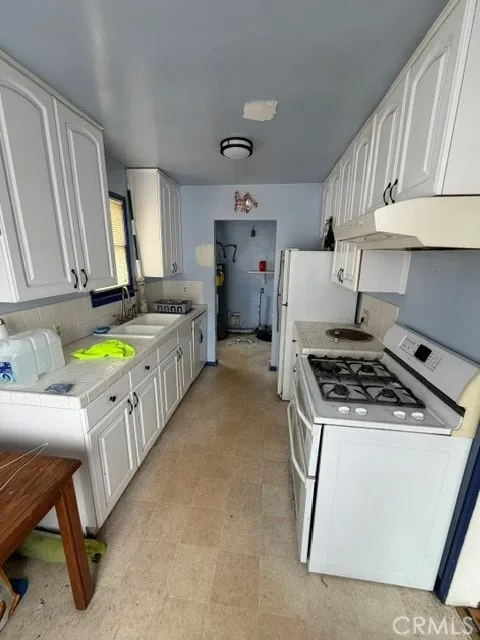 2909 Valley Manhattan Beach, CA 90266