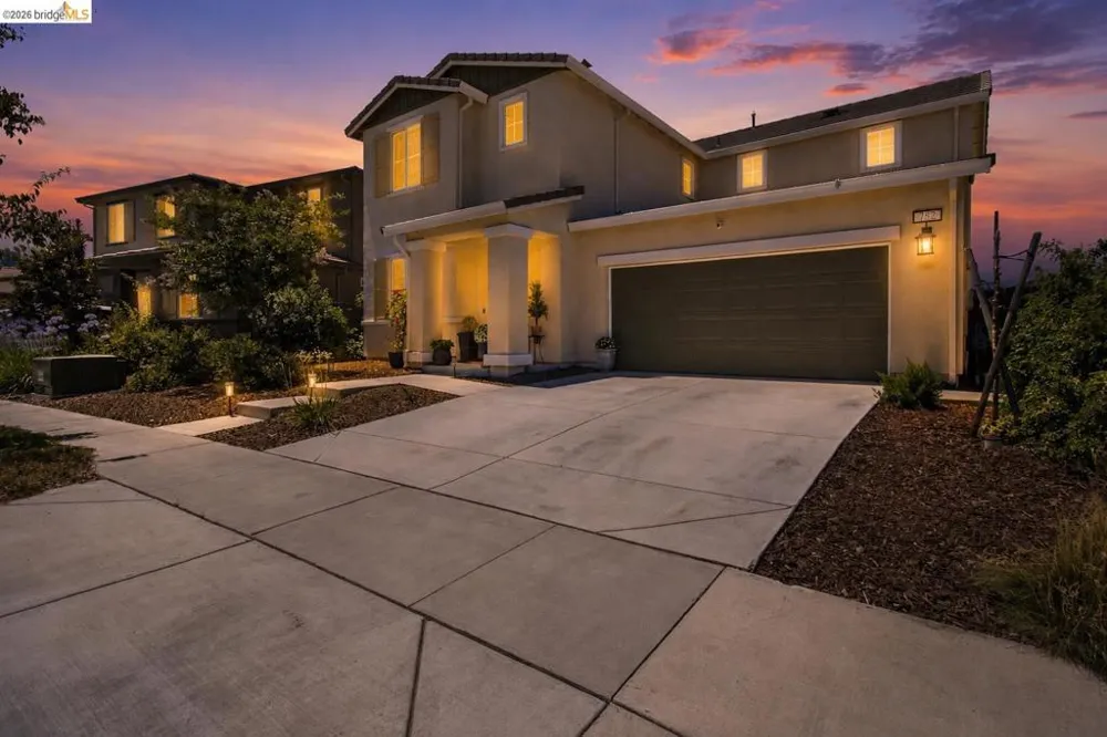 782 Silver Creek Cir Plumas Lake, CA 95961