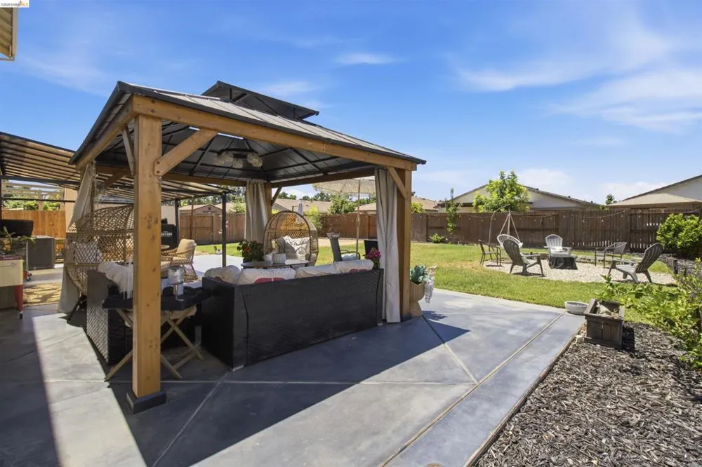 782 Silver Creek Cir Plumas Lake, CA 95961