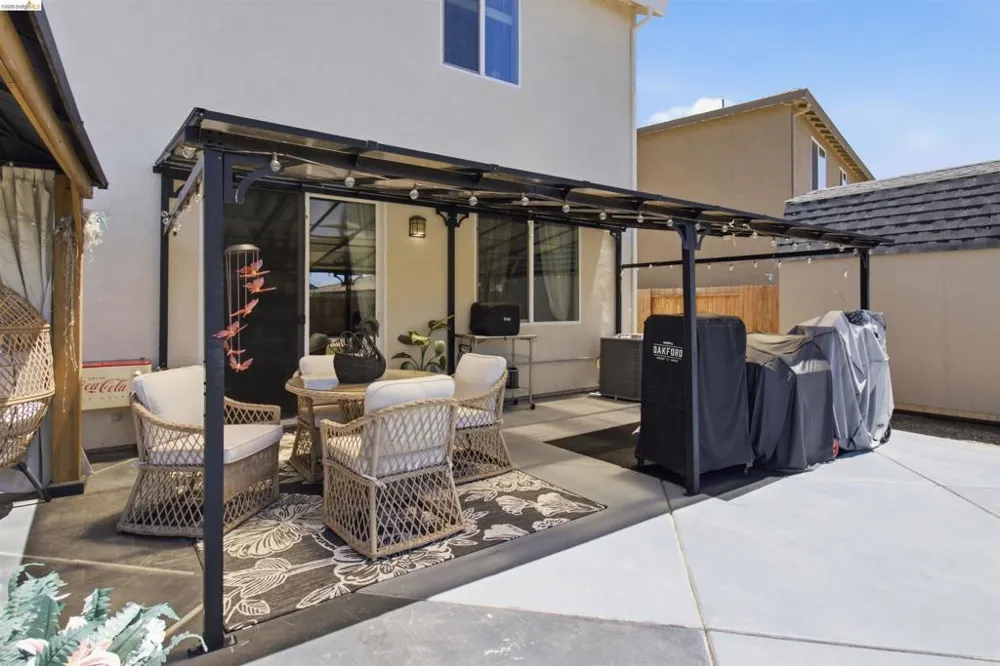 782 Silver Creek Cir Plumas Lake, CA 95961