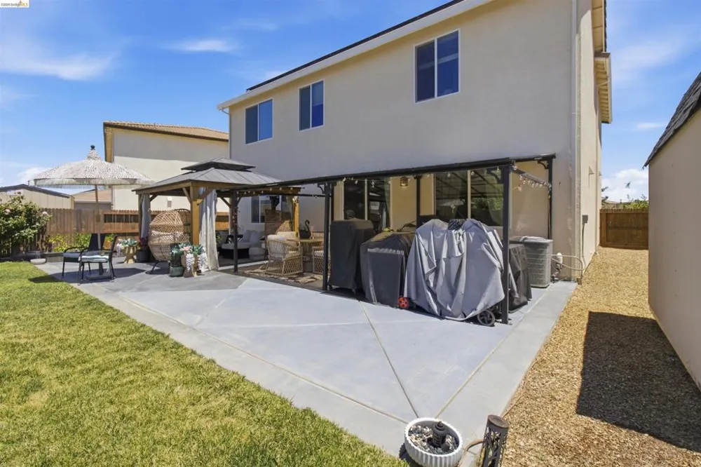 782 Silver Creek Cir Plumas Lake, CA 95961