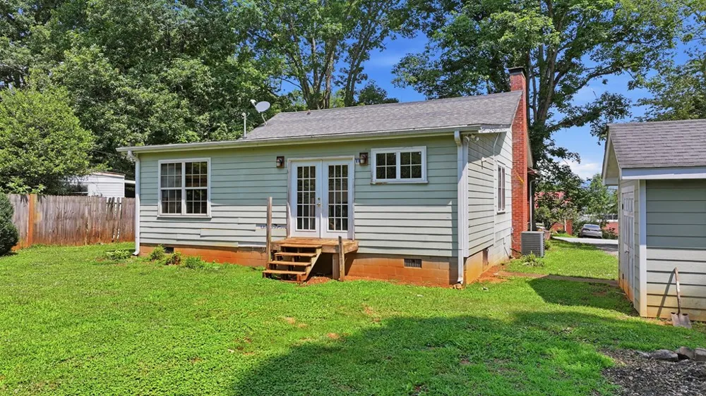 Forest Avenue Franklin, NC 28734